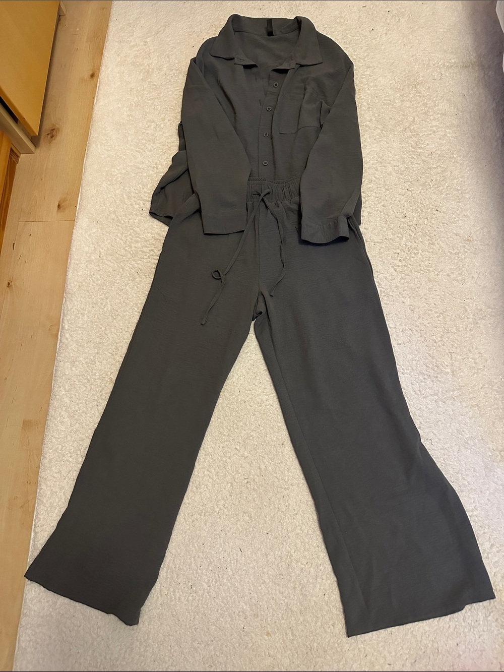Women's Relaxed Button-Up Jumpsuit in Dark Gray
